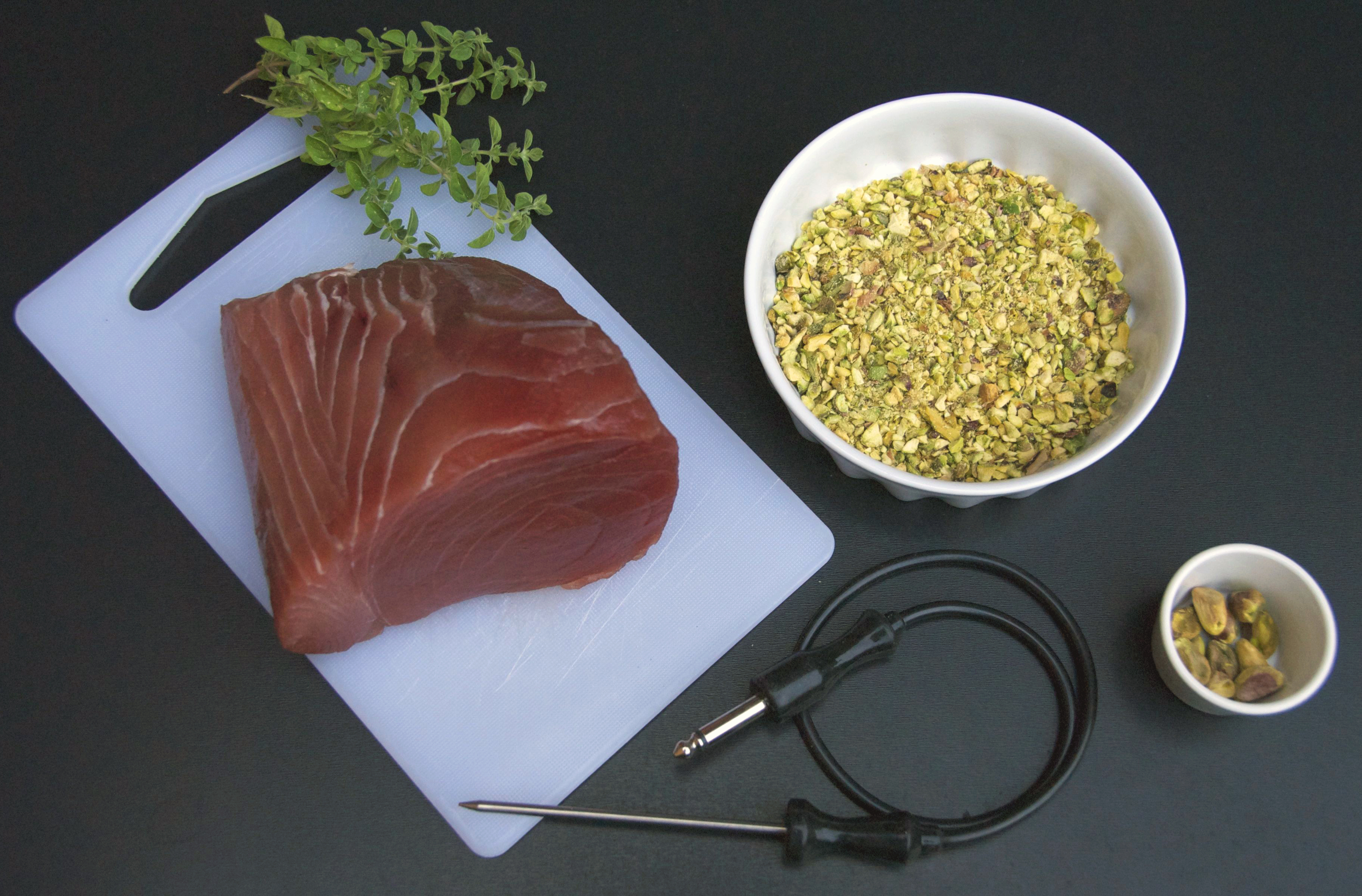 Marinated tuna fish with ground pistachios - Bertazzoni